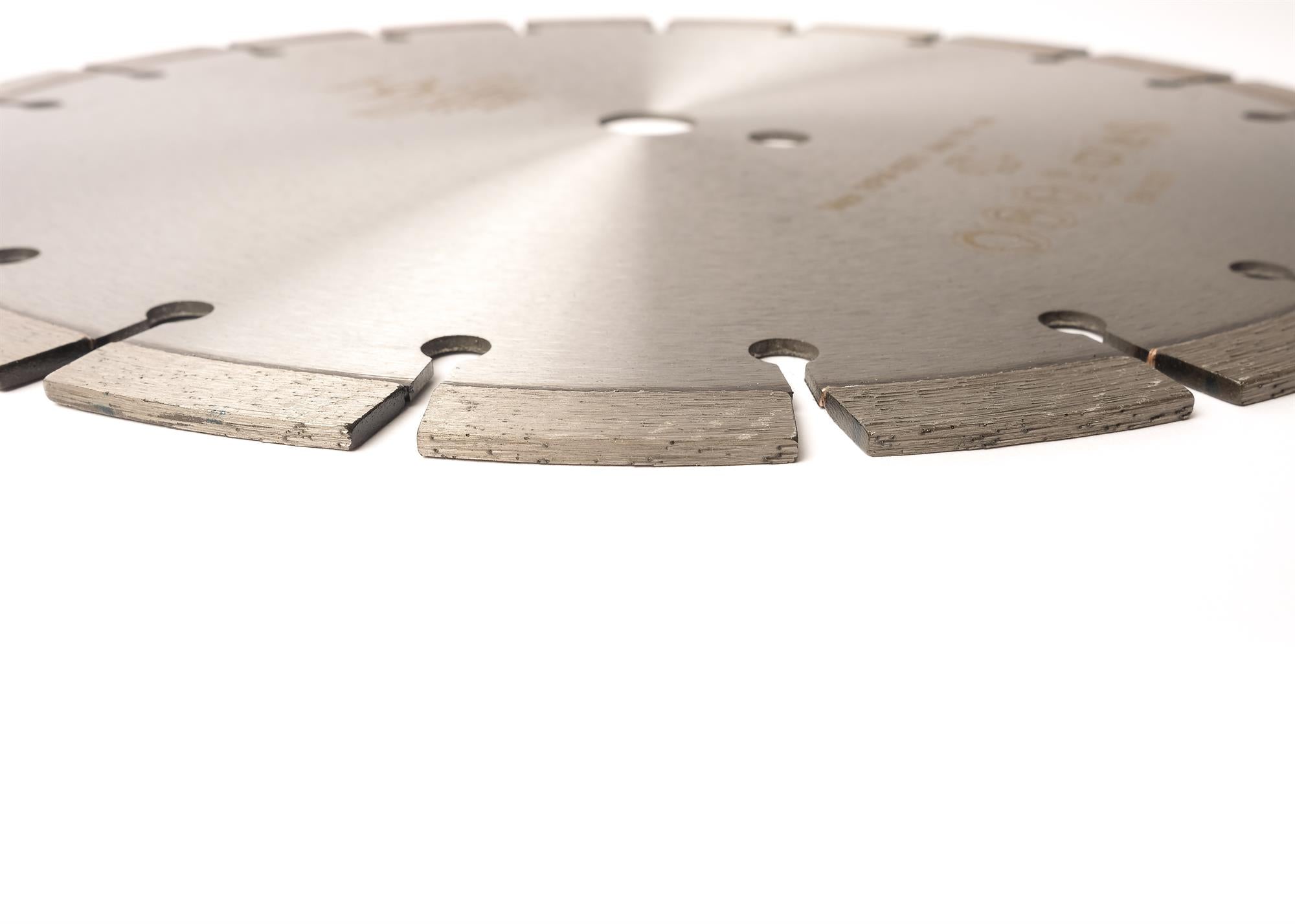 Wet/dry disc saw blade with 12mm premium professional laser weld diamond segments