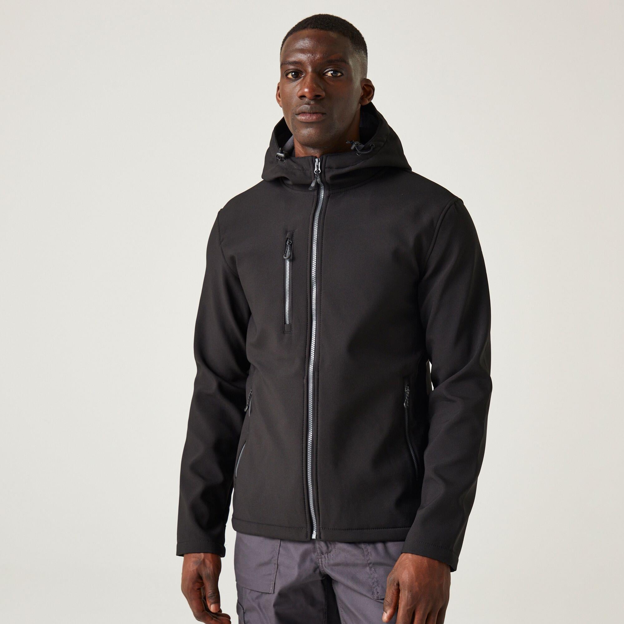 Regatta Navigate black/grey men's fleece-lined hooded softshell jacket #TRA705